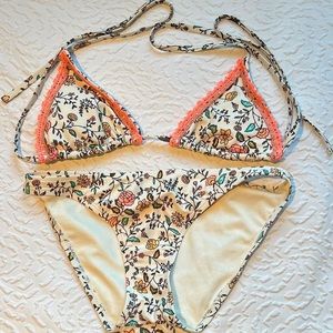 floral 🌸 2 piece bikini suit
target ~ xhiliration (full coverage bottoms)